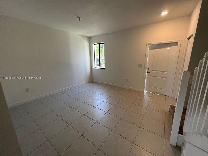 Spacious, unfurnished interior of a new home in , Miami (Image 8).