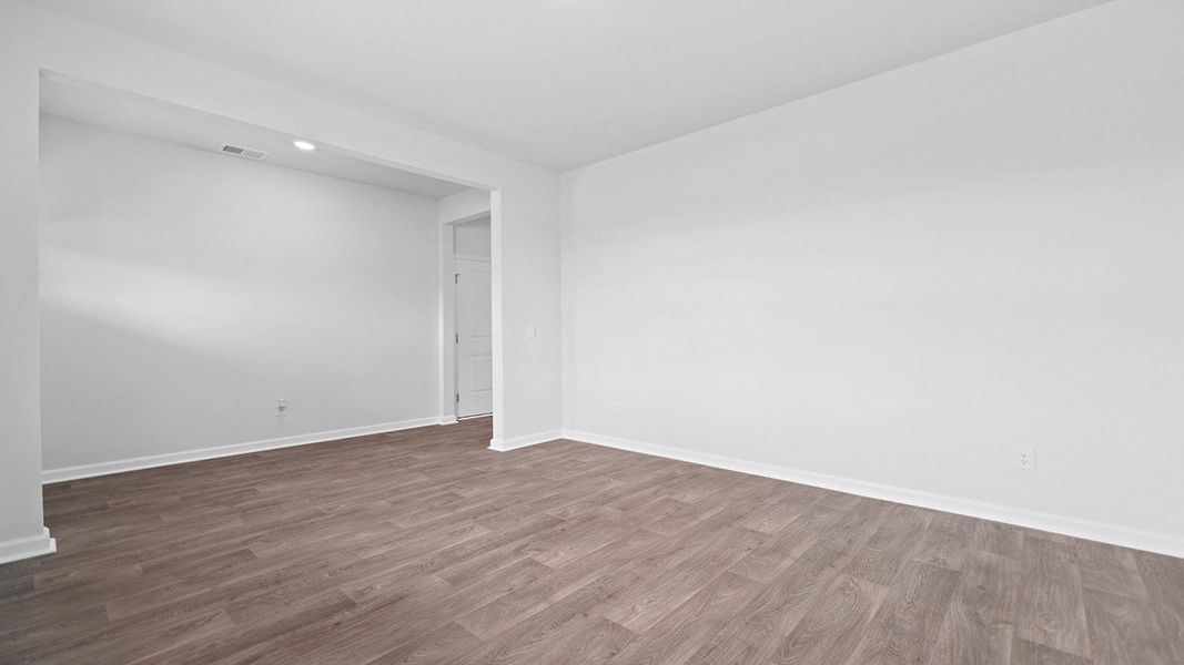 Spacious, unfurnished interior of a new home in Lakeview at Kitfield, Moncks Corner (Image 18).