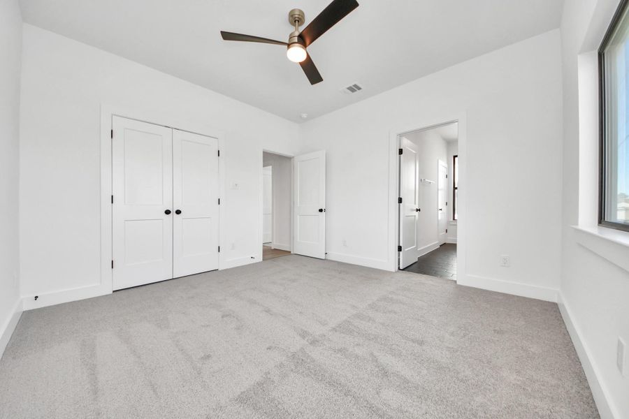 Spacious, unfurnished interior of a new home in Caywood Place, Houston (Image 17).