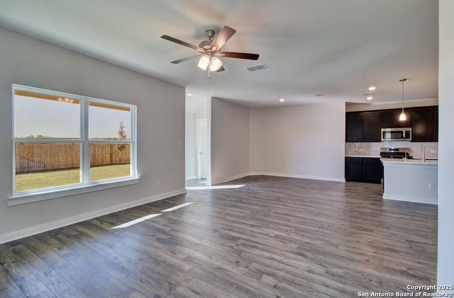 Spacious, unfurnished interior of a new home in Westridge - Landmark, San Antonio (Image 10).