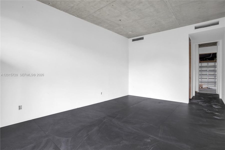 Spacious, unfurnished interior of a new home in , Miami (Image 4).