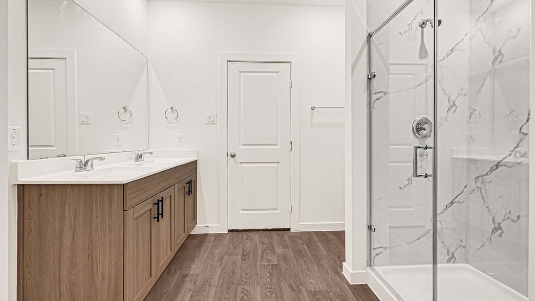 Furnished interior view inside a new home in Holly Ridge, Rosenberg (Image 8).