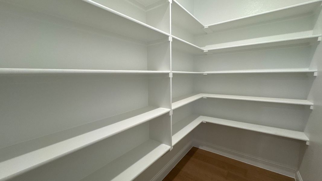 Spacious, unfurnished interior of a new home in Peachtree Meadows, Rockwall (Image 12).