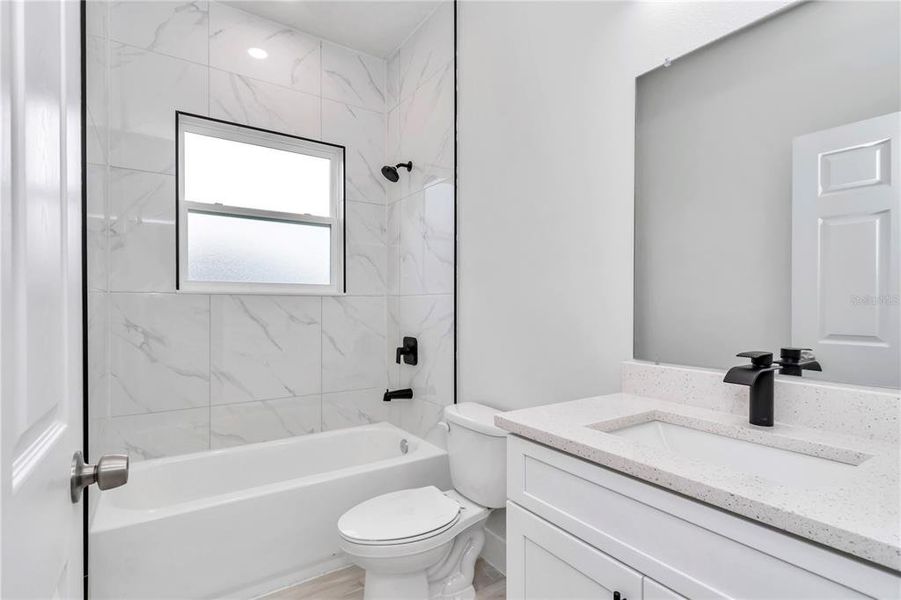 Furnished interior view inside a new home in , Ocala (Image 1).