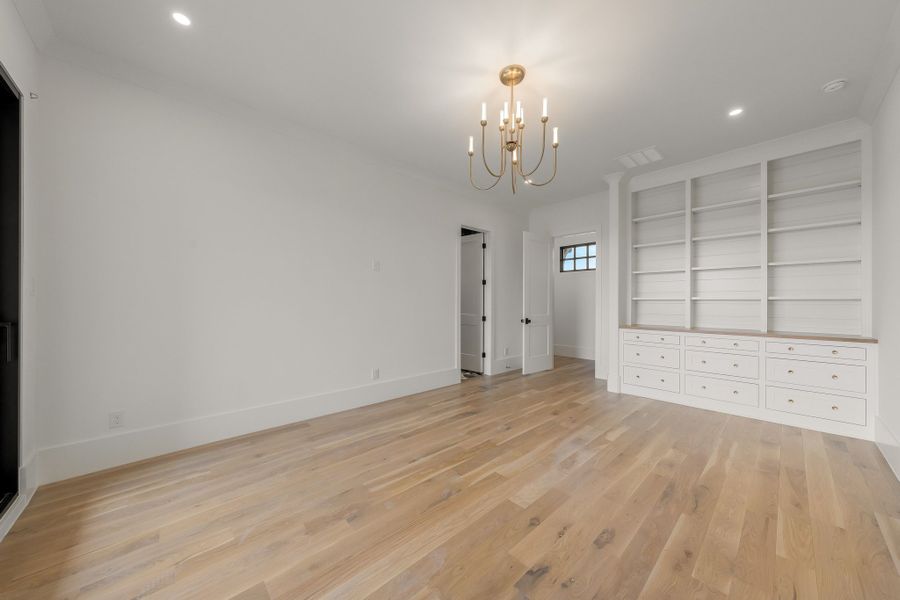 Spacious, unfurnished interior of a new home in Fleming Pointe, Fort Worth (Image 44). Spacious, unfurnished interior of a new home in Fleming Pointe, Fort Worth (Image 44).