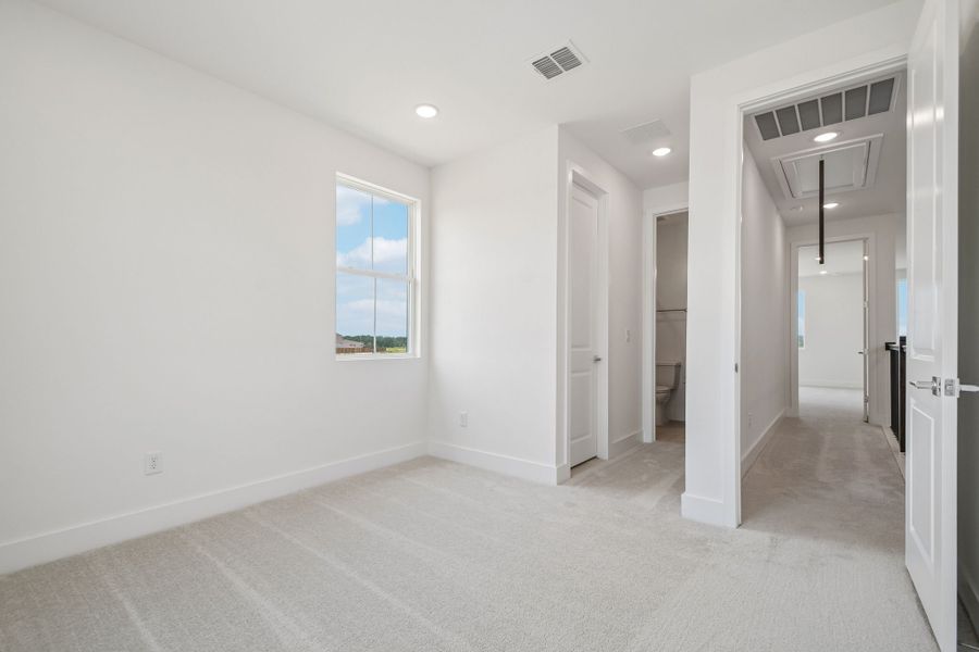 Spacious, unfurnished interior of a new home in Freedom at Anthem, Kyle (Image 25).