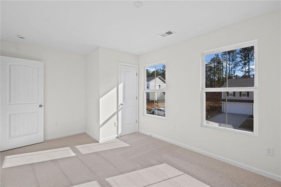 Spacious, unfurnished interior of a new home in Sage Woods, Dallas (Image 33).