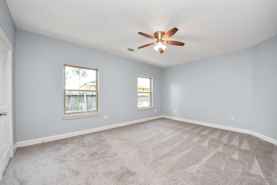 Spacious, unfurnished interior of a new home in , Houston (Image 31).