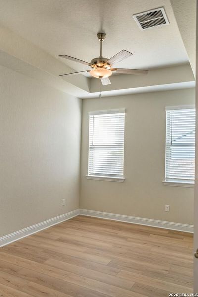 Spacious, unfurnished interior of a new home in , Marion (Image 6).