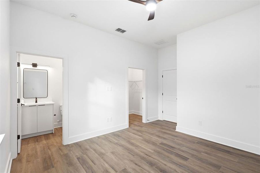 Spacious, unfurnished interior of a new home in , Beverly Hills (Image 45). Spacious, unfurnished interior of a new home in , Beverly Hills (Image 45).