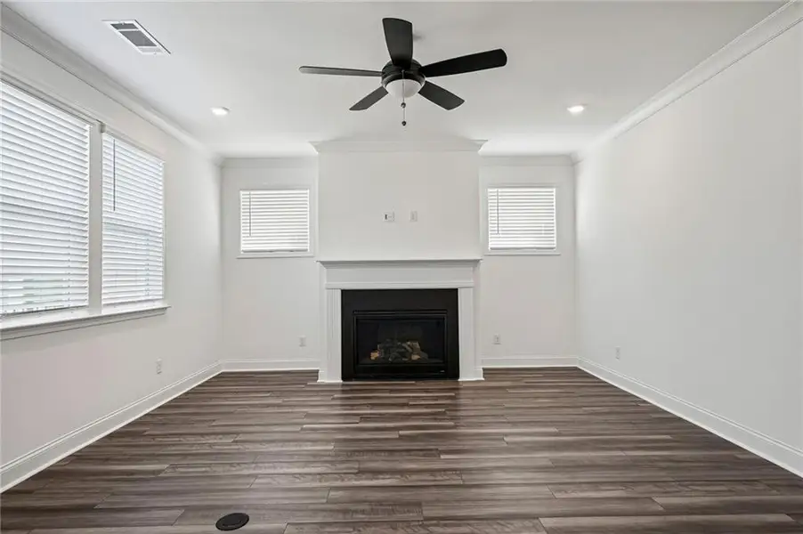 Spacious, unfurnished interior of a new home in Auburn Glen, Dacula (Image 15).