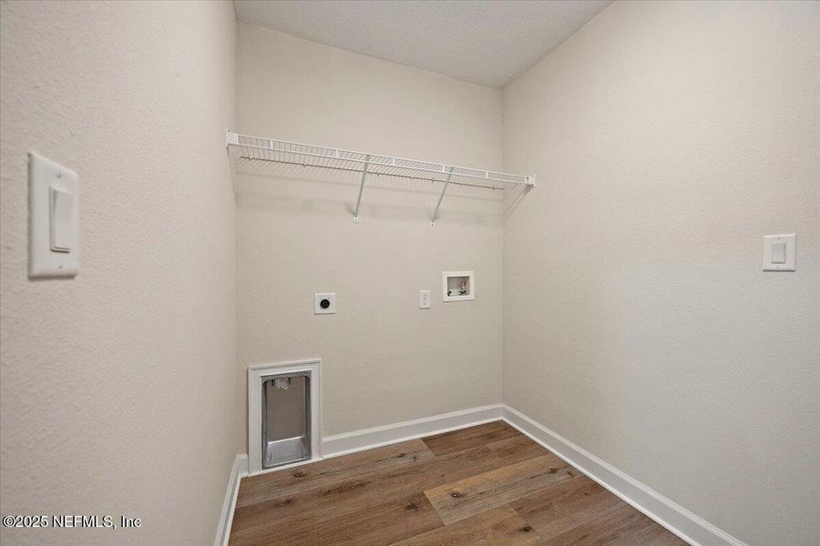 Spacious, unfurnished interior of a new home in , Jacksonville (Image 17).