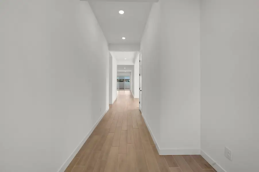 Spacious, unfurnished interior of a new home in Soleo, San Tan Valley (Image 29). Spacious, unfurnished interior of a new home in Soleo, San Tan Valley (Image 29).