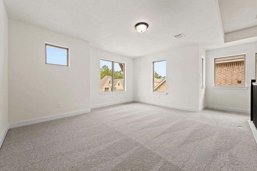 Spacious, unfurnished interior of a new home in The Groves - 45', Humble (Image 5).