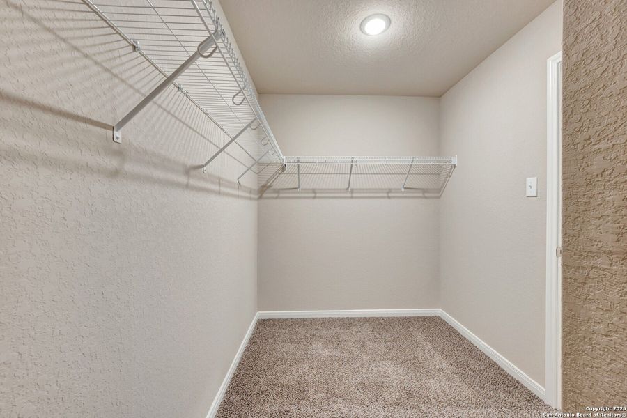 Spacious, unfurnished interior of a new home in Greenspoint Heights, Seguin (Image 26).