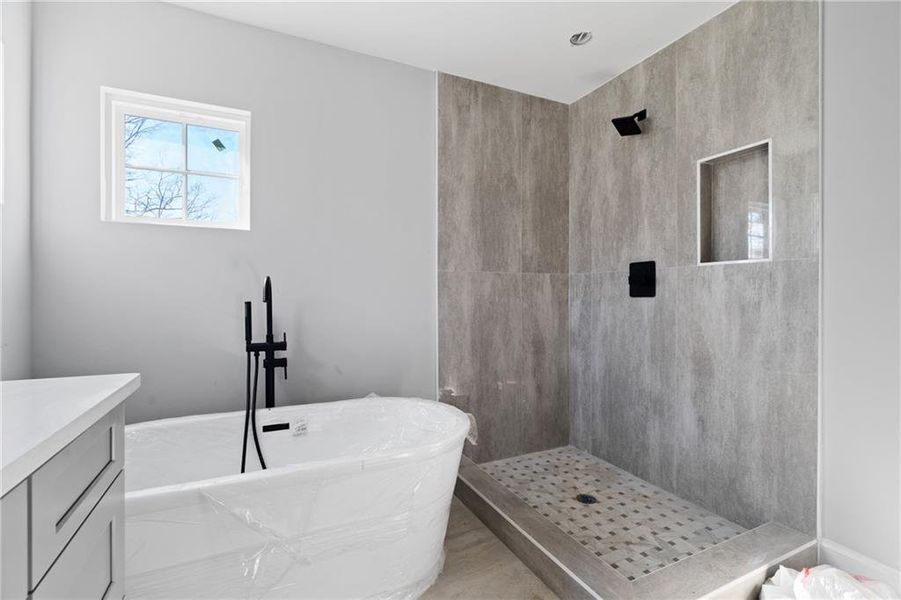 Furnished interior view inside a new home in , Gainesville (Image 5).