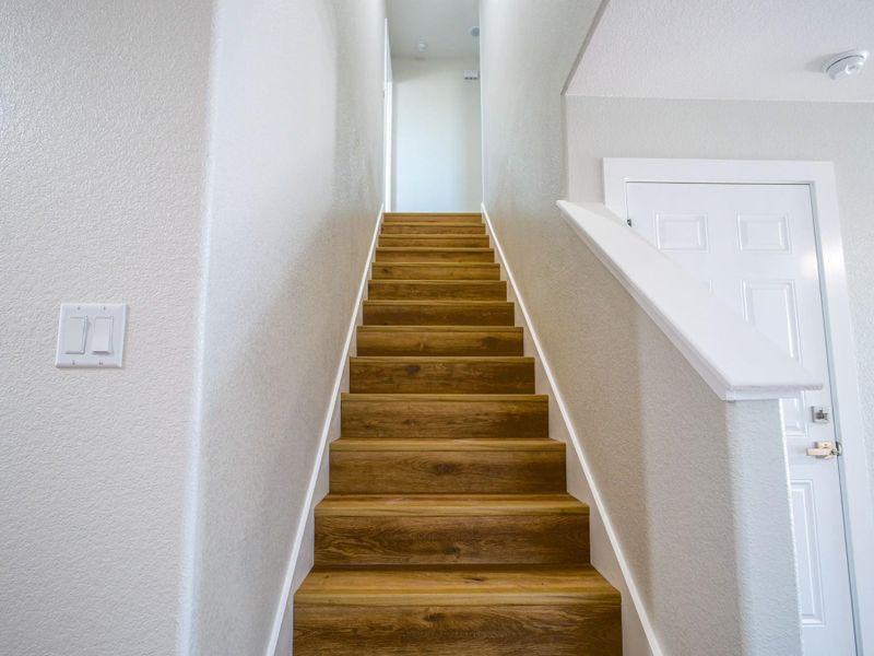 Spacious, unfurnished interior of a new home in , Granite Shoals (Image 17).