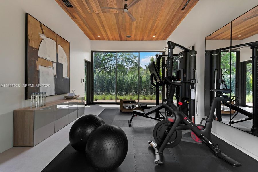 Community amenities in , Miami (Image 66).