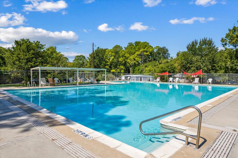 Community amenities in , Willis (Image 26).