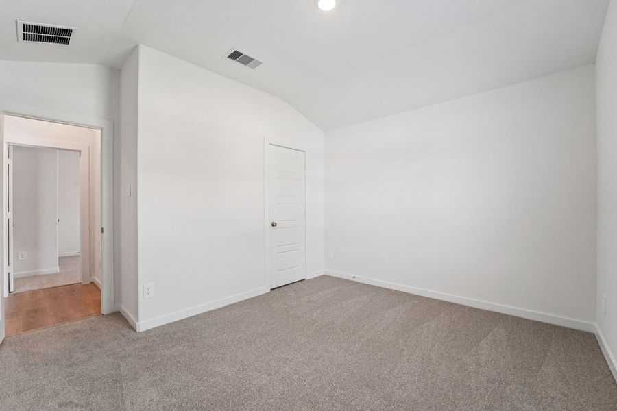 Spacious, unfurnished interior of a new home in Southwinds, Baytown (Image 29). Spacious, unfurnished interior of a new home in Southwinds, Baytown (Image 29).