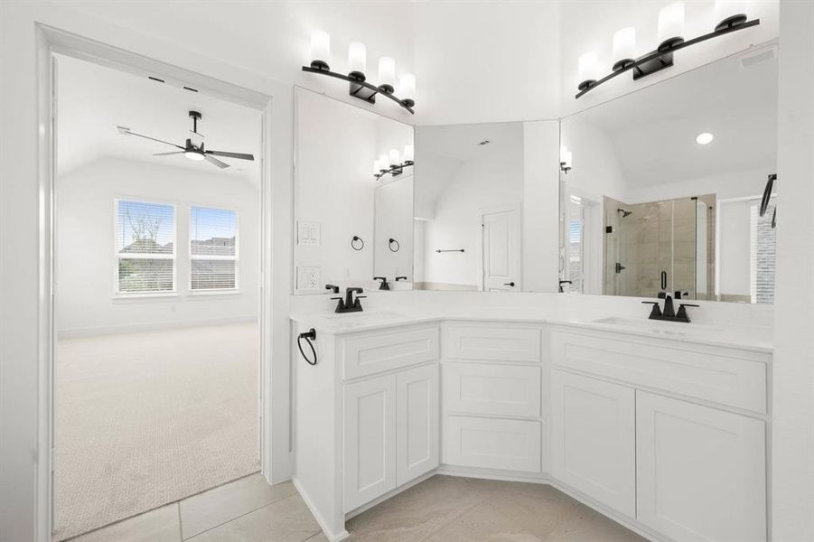 10004 Villa Verde- Secondary Suite-2