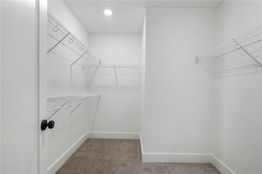 Spacious, unfurnished interior of a new home in , Atlanta (Image 60).