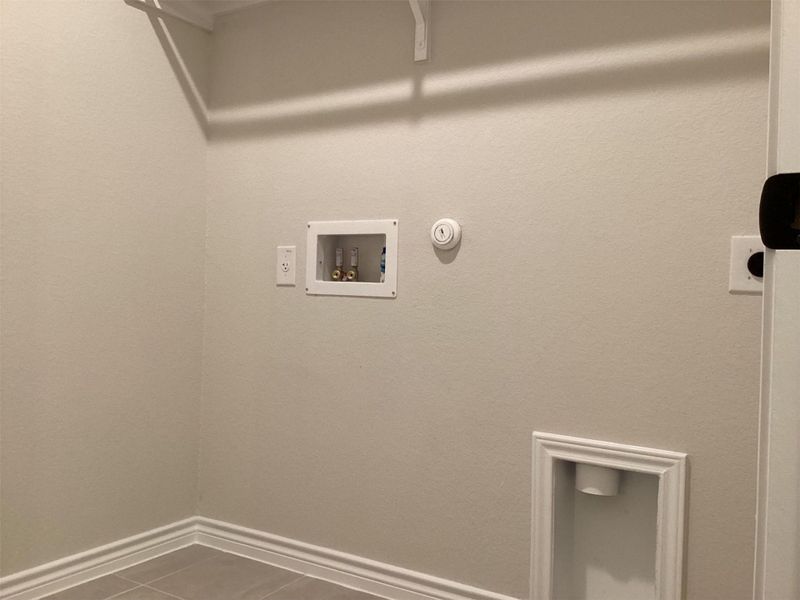 Spacious, unfurnished interior of a new home in Lariat, Liberty Hill (Image 16).