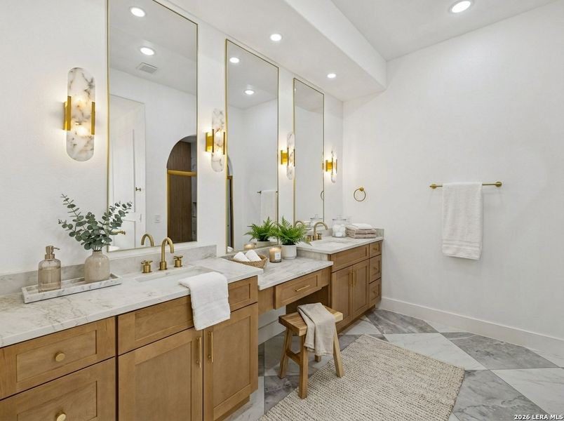 Furnished interior view inside a new home in , Floresville (Image 28).