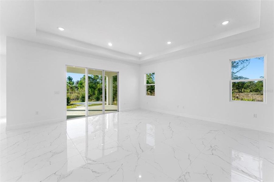 Spacious, unfurnished interior of a new home in , Orlando (Image 16).