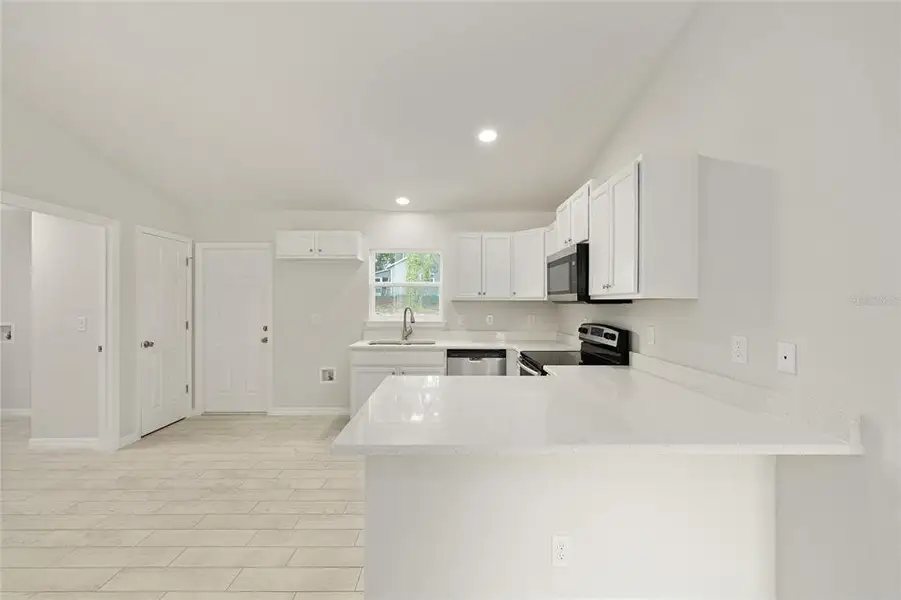 Furnished interior view inside a new home in , Ocala (Image 8).