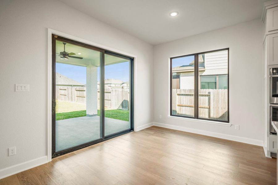 Spacious, unfurnished interior of a new home in Sienna 70′ Lots, Missouri City (Image 32).