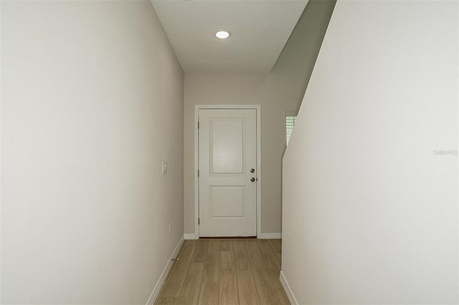 Spacious, unfurnished interior of a new home in Pasadena Ridge, Dade City (Image 19).