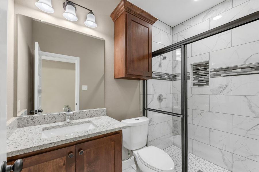 Furnished interior view inside a new home in , Navasota (Image 6).