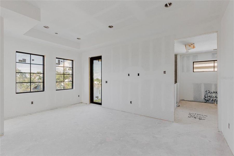 Spacious, unfurnished interior of a new home in , St. Petersburg (Image 11).