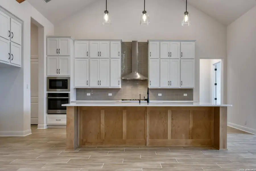 Furnished interior view inside a new home in Waldsanger, New Braunfels (Image 3).