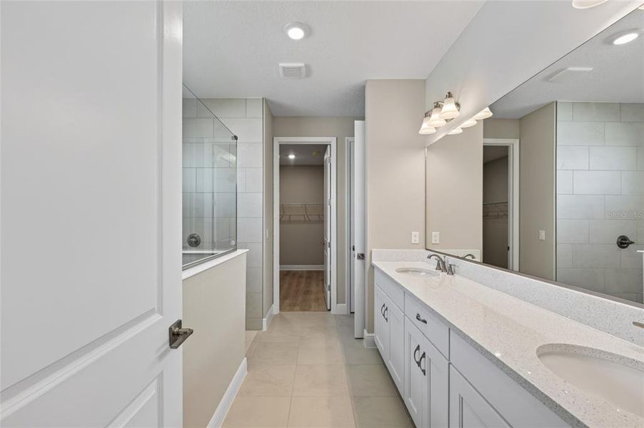 Furnished interior view inside a new home in , Ocala (Image 8).