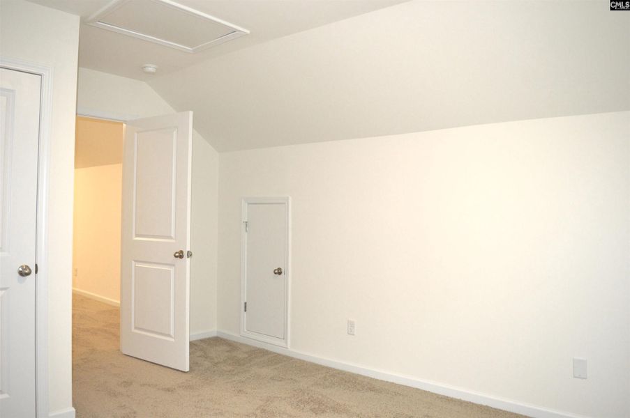 Spacious, unfurnished interior of a new home in Bickley Station, Irmo (Image 24).