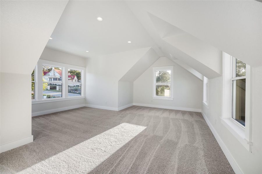 Spacious, unfurnished interior of a new home in , Buchanan Dam (Image 28).