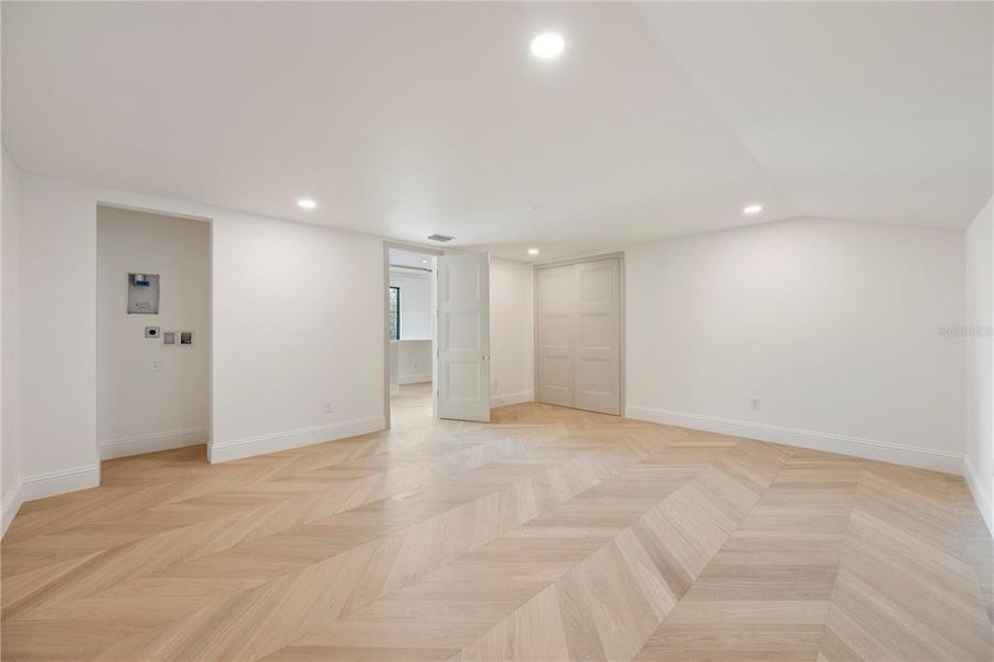 Spacious, unfurnished interior of a new home in , Winter Park (Image 23). Spacious, unfurnished interior of a new home in , Winter Park (Image 23).