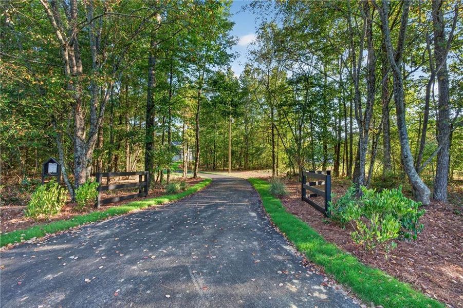 Natural landscape and outdoor views near in Silver Creek (Image 43). Natural landscape and outdoor views near in Silver Creek (Image 43).