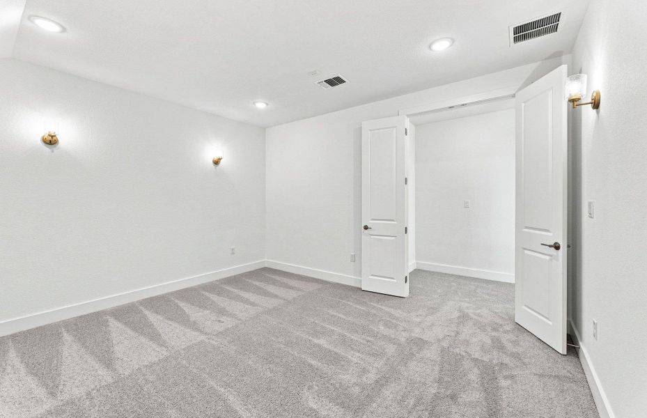 Spacious, unfurnished interior of a new home in Kuempel Estates, Pflugerville (Image 35).