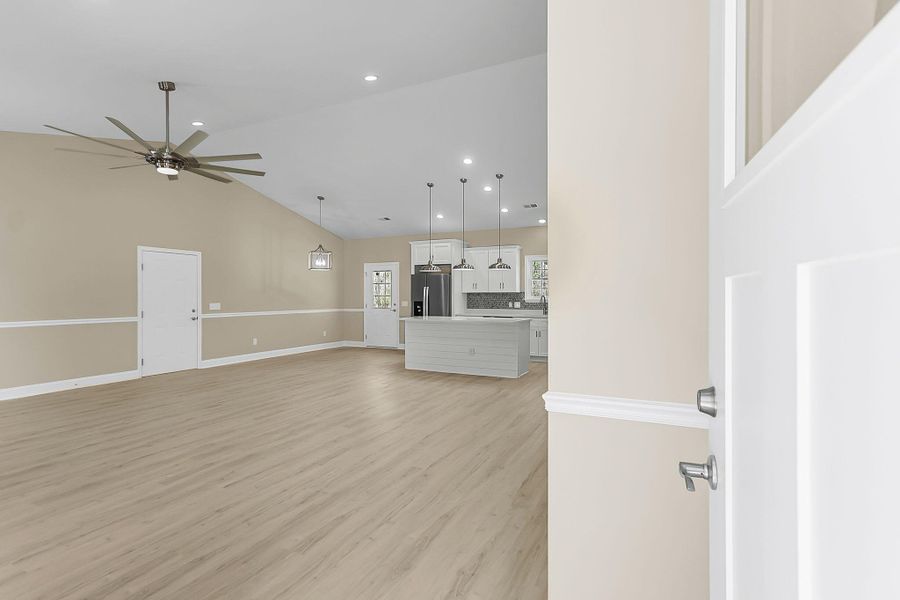 Spacious, unfurnished interior of a new home in , Round O (Image 17).