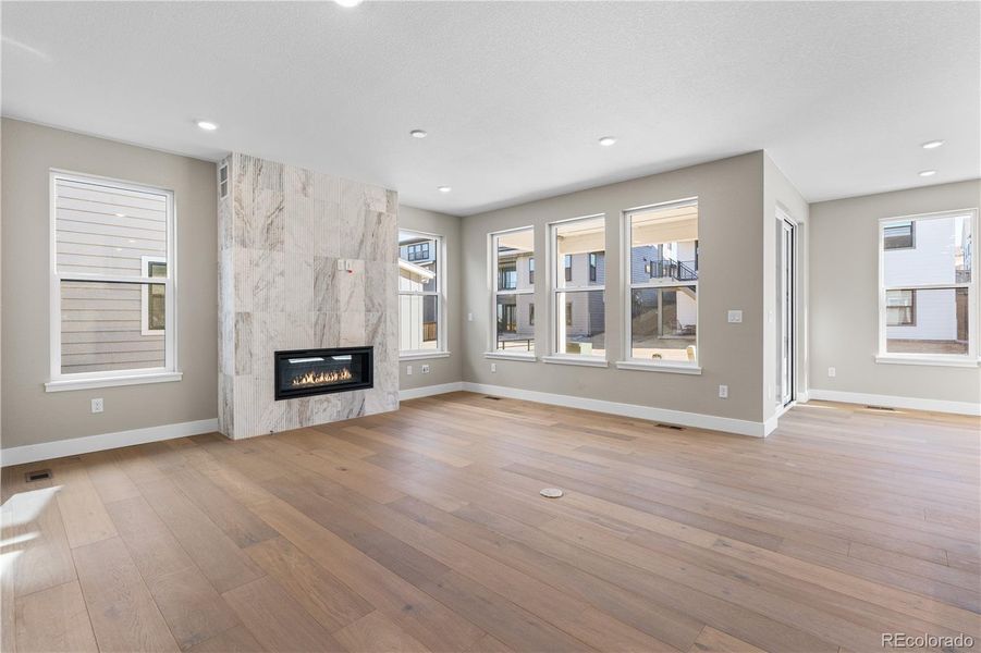 Spacious, unfurnished interior of a new home in Legends at Lyric, Lone Tree (Image 30).