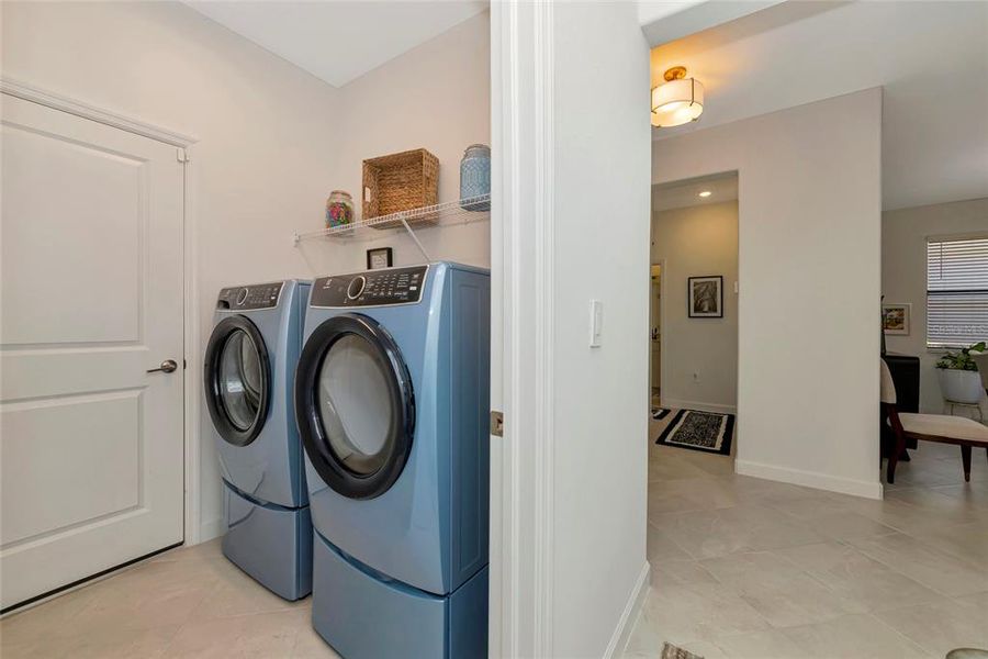 Furnished interior view inside a new home in Lorraine Lakes at Lakewood Ranch, Lakewood Ranch (Image 5).