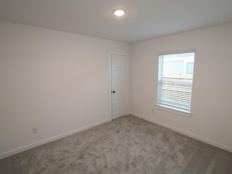 Spacious, unfurnished interior of a new home in Ambrose, La Marque (Image 16).