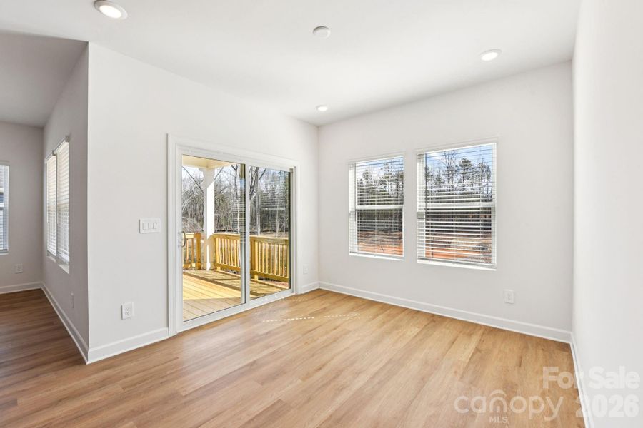 Spacious, unfurnished interior of a new home in Brighton Springs, York (Image 20).