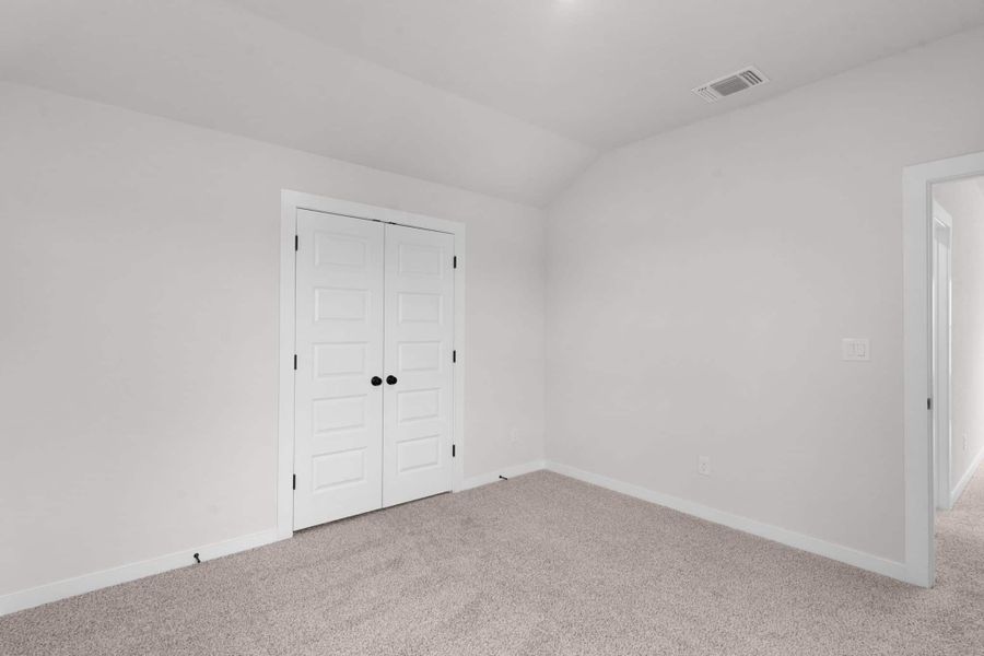 Spacious, unfurnished interior of a new home in Nolina, Georgetown (Image 18).