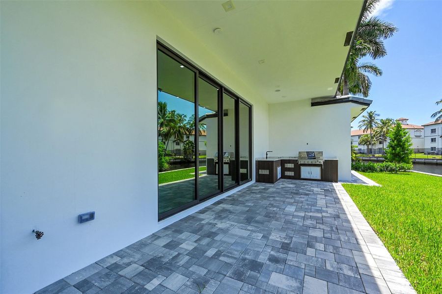 Spacious, unfurnished interior of a new home in , Wilton Manors (Image 17).