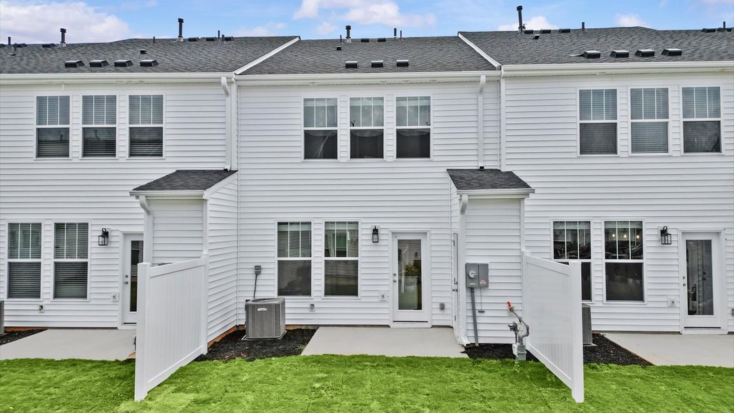 Superior craftsmanship throughout this established townhome community near vibrant Downtown Greenville Superior craftsmanship throughout this established townhome community near vibrant Downtown Greenville