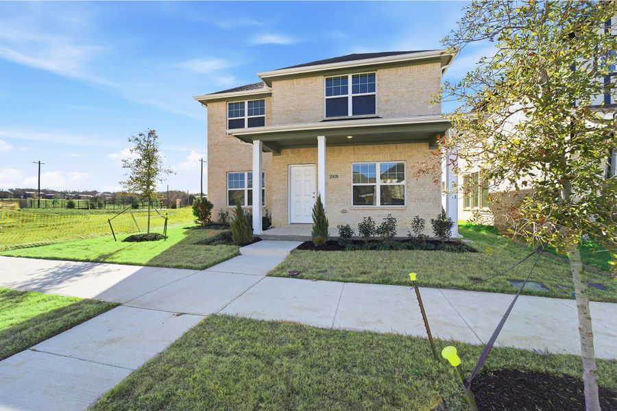 Exterior details and patio area of a home in La Terra, Celina (Image 3).